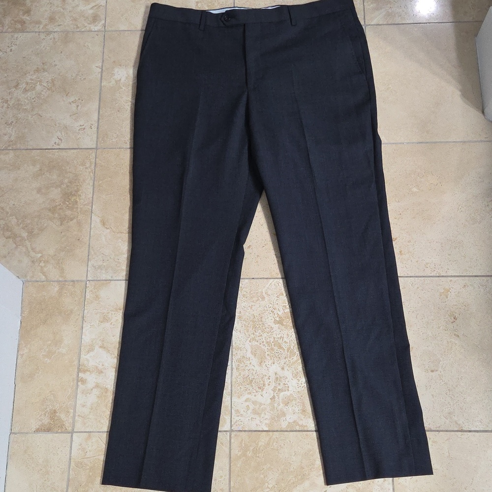 *Made In Italy* Saks Fifth Avenue Slacks. Retails From $250-$400- see pic. 38×32